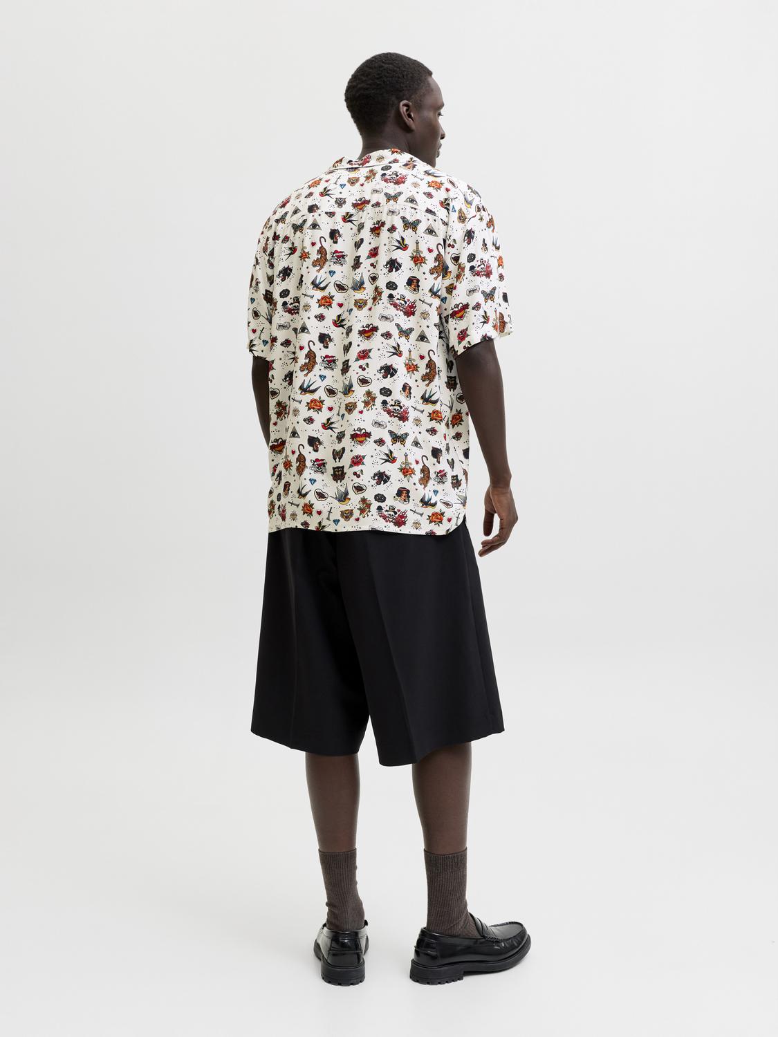 model_shot-back